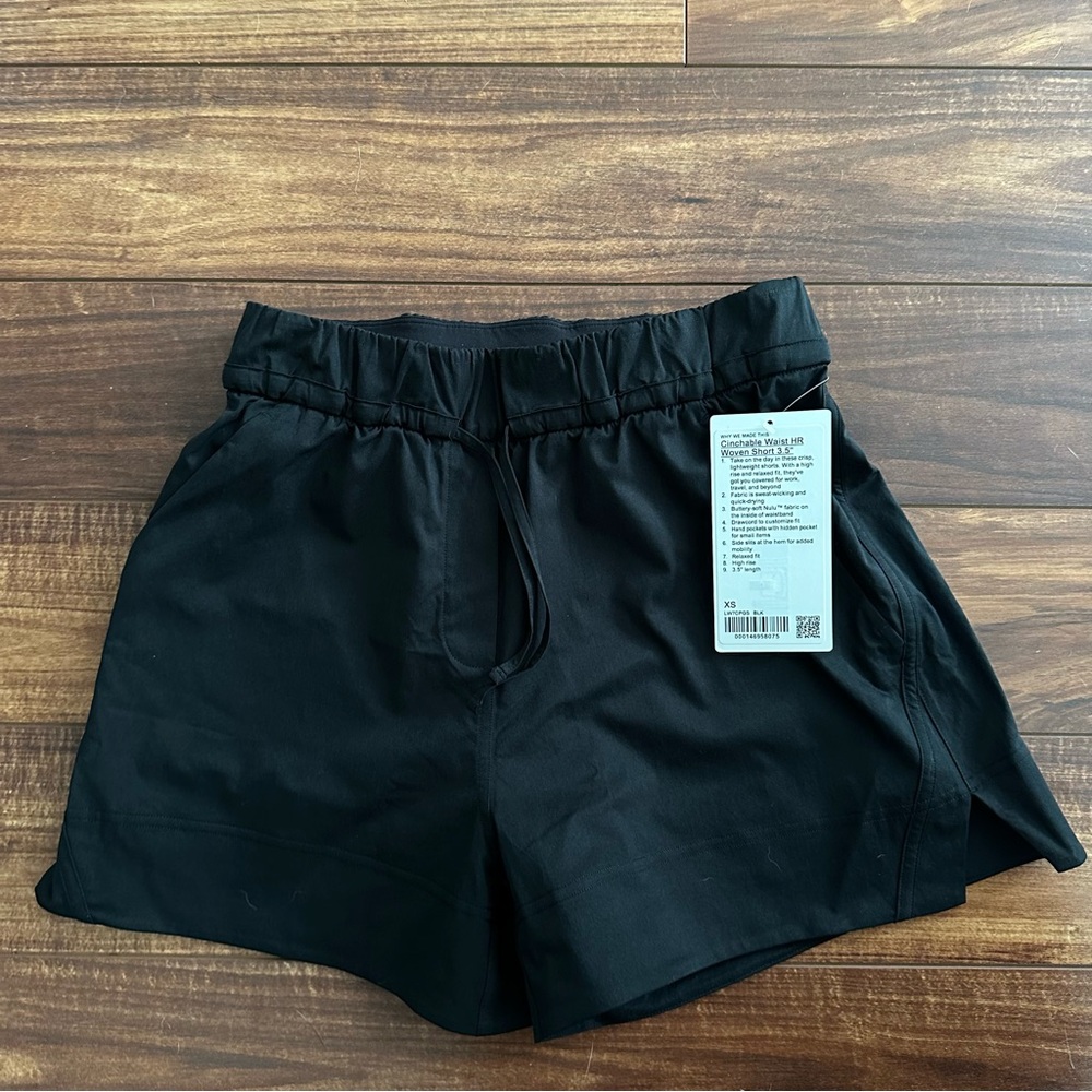 Lulu Lemon Cinchable Waist shorts